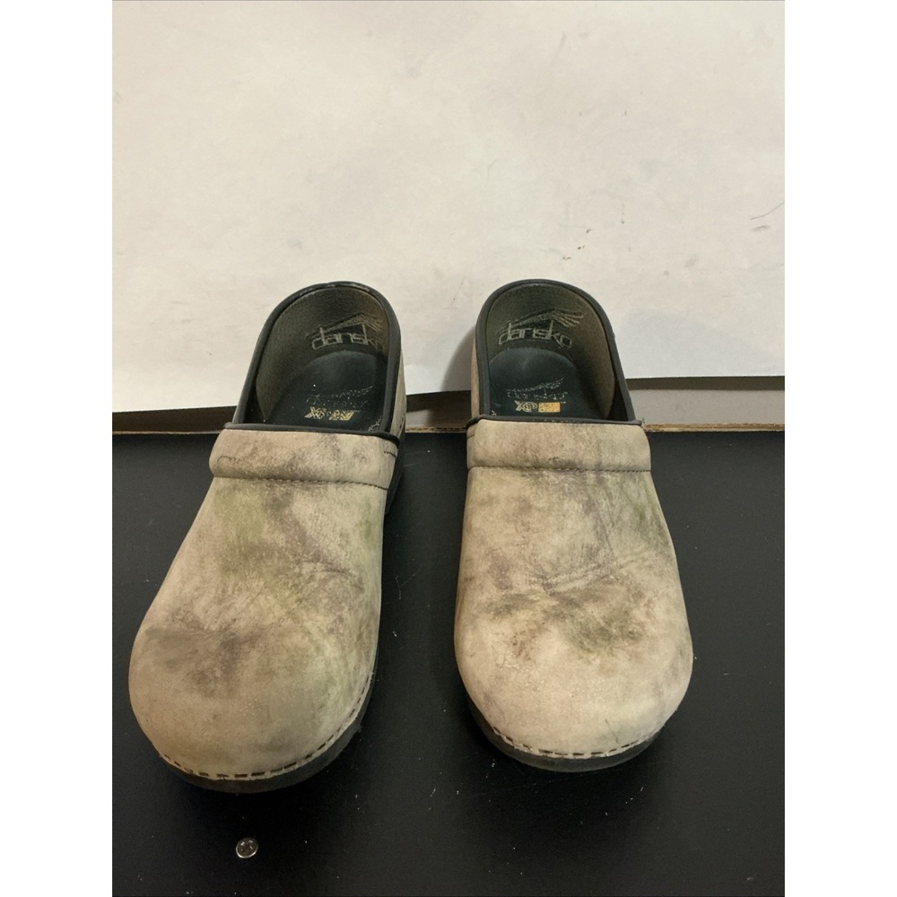 dansko xp 2.0 Gray Suede Clogs 38 Worn